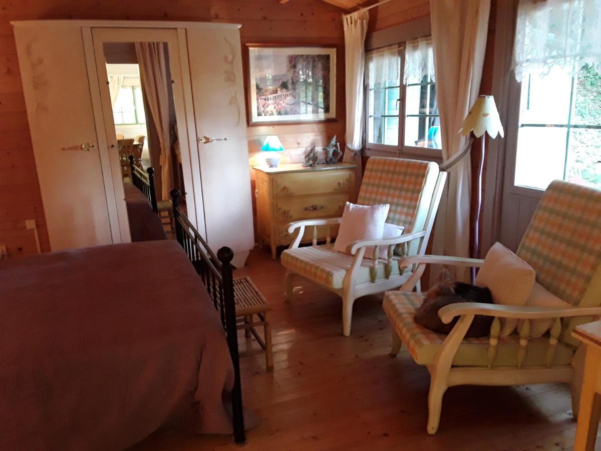 Le Chalet De La Grenouille Verte Tursac Esterno foto